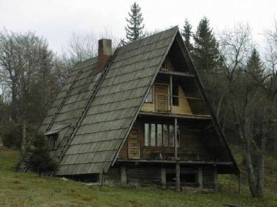 Chata Socjologa sprzed pożaru w 2003 (http://www.otryt.bieszczady.pl/)