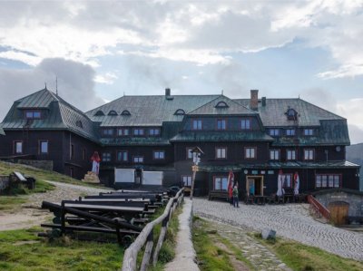 Schronisko Strzecha Akademicka (Autor: Jacek Halicki, CC BY-SA 3.0)