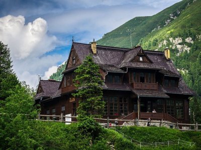 Schronisko nad Morskim Okiem (Autor: Jarek Ciurus, CC BY-SA 3.0) Schronisko nad Morskim Okiem (Autor: Jarek Ciurus, CC BY-SA 3.0)