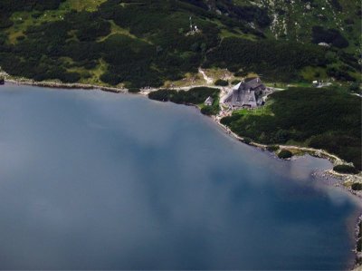 Widok z góry na schronisko Widok z góry na schronisko