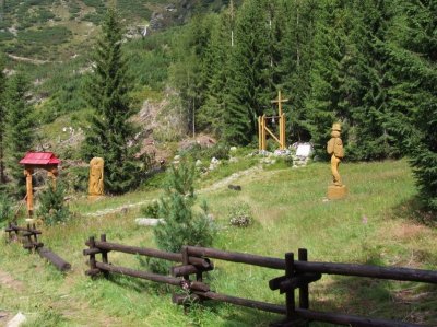 Symboliczny Cmentrza Ofiar Tatr Zachodnich (Autor: Jerzy Opioła, Public Domain) Symboliczny Cmentrza Ofiar Tatr Zachodnich (Autor: Jerzy Opioła, Public Domain)