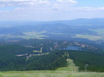 Widok na Szczyrbskie Jezioro ze schroniska (Autor: Kristo, CC BY-SA 3.0) Widok na Szczyrbskie Jezioro ze schroniska (Autor: Kristo, CC BY-SA 3.0)