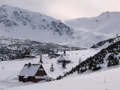 Zima w Dolinie Gąsienicowej (Autor: Jacek Biernacki, CC BY-SA 3.0) Zima w Dolinie Gąsienicowej (Autor: Jacek Biernacki, CC BY-SA 3.0)