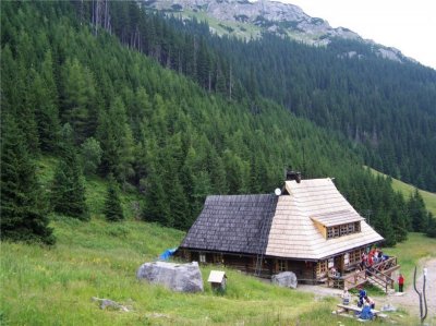 Schronisko, widok z góry (Autor: Jerzy Opioła, CC BY-SA 3.0) Schronisko, widok z góry (Autor: Jerzy Opioła, CC BY-SA 3.0)