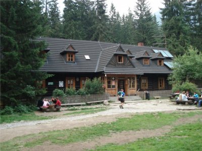 Schronisko Roztoka (Autor: Jacek Biernacki, CC BY-SA 3.0) Schronisko Roztoka (Autor: Jacek Biernacki, CC BY-SA 3.0)