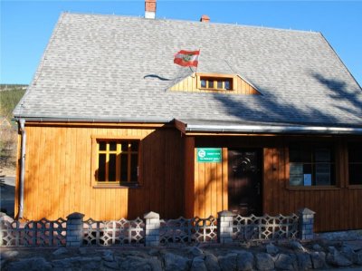 Budynek dawnej gospody (Źródło: http://schroniskookraj.pl/)